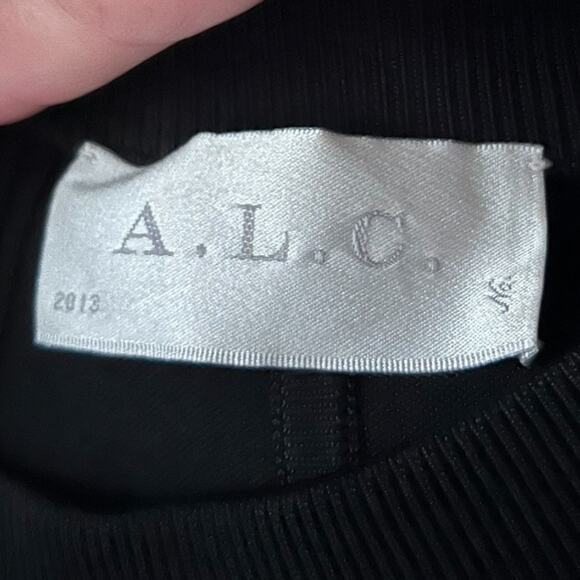 A.L.C. Skater Mini Skirt Size Womens XS Black Knit Paneled Stretch Pleated Flowy - Picture 3 of 5